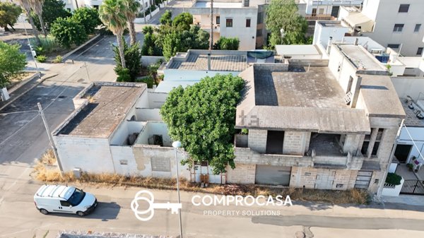 casa indipendente in vendita a Taviano