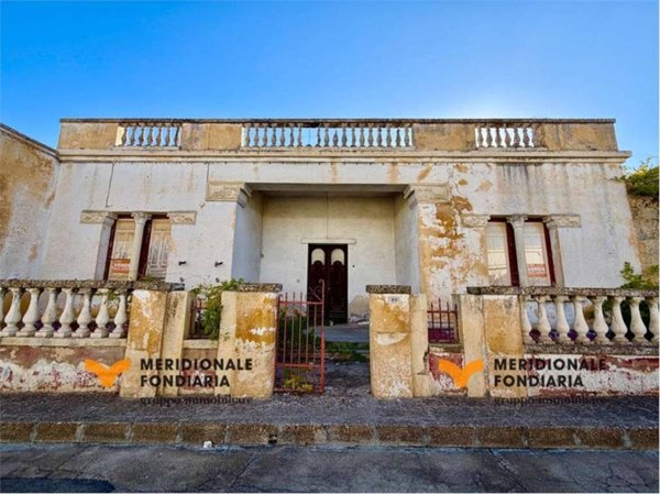 casa indipendente in vendita a Taviano