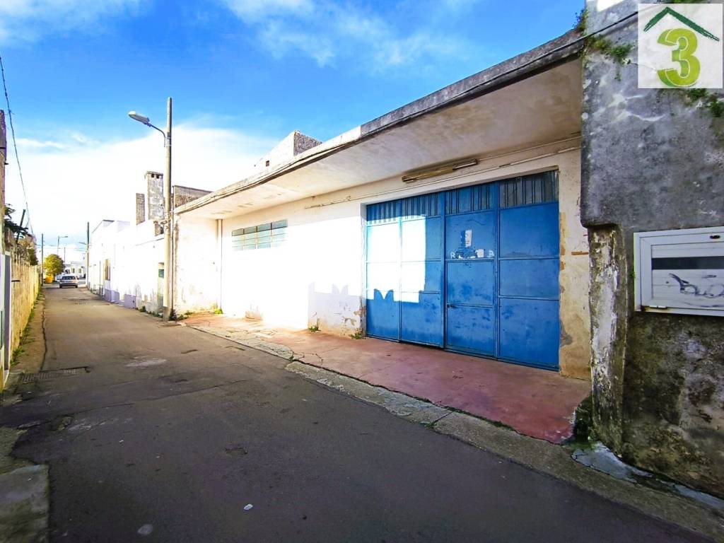 locale commerciale in vendita a Tiggiano