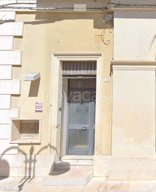 locale commerciale in vendita a Trepuzzi