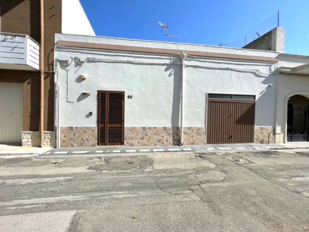 casa indipendente in vendita a Trepuzzi
