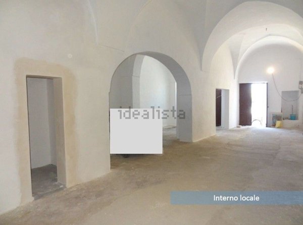 locale commerciale in vendita a Trepuzzi