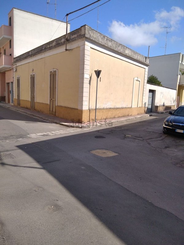 casa indipendente in vendita a Trepuzzi