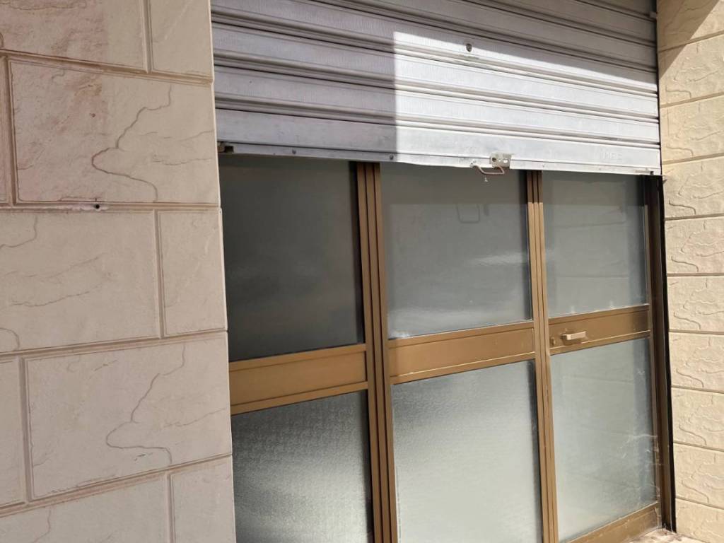 negozio in vendita a Trepuzzi