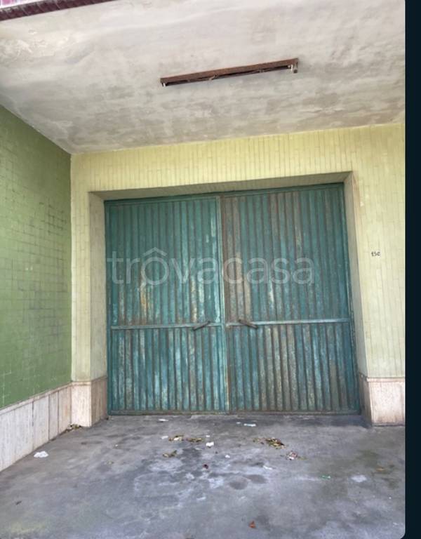 locale commerciale in vendita a Trepuzzi