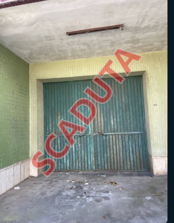 locale commerciale in vendita a Trepuzzi