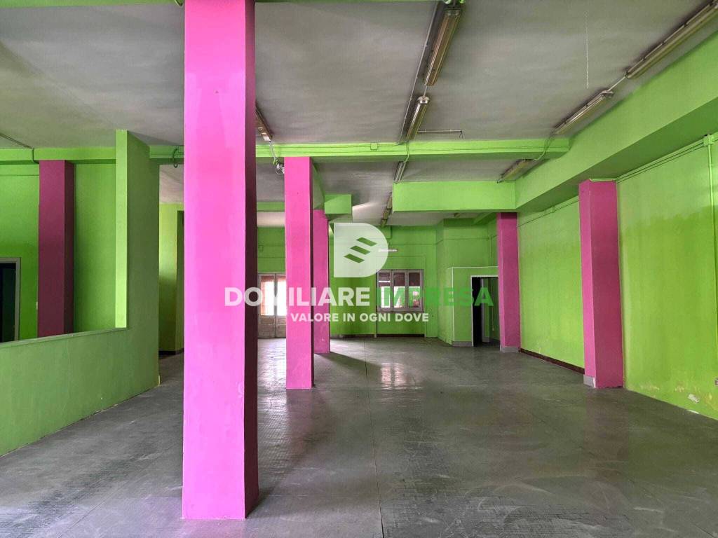 negozio in vendita a Trepuzzi