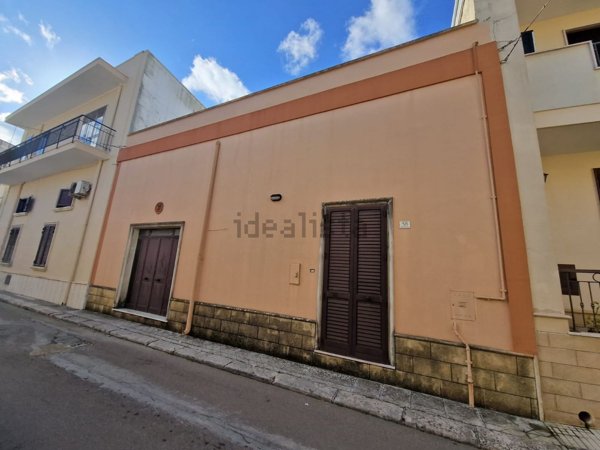 casa indipendente in vendita a Trepuzzi