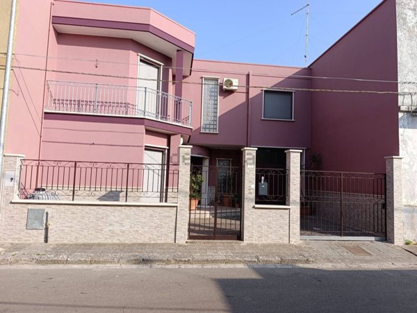 casa indipendente in vendita a Trepuzzi