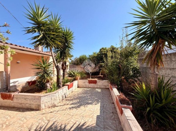 casa indipendente in vendita a Trepuzzi