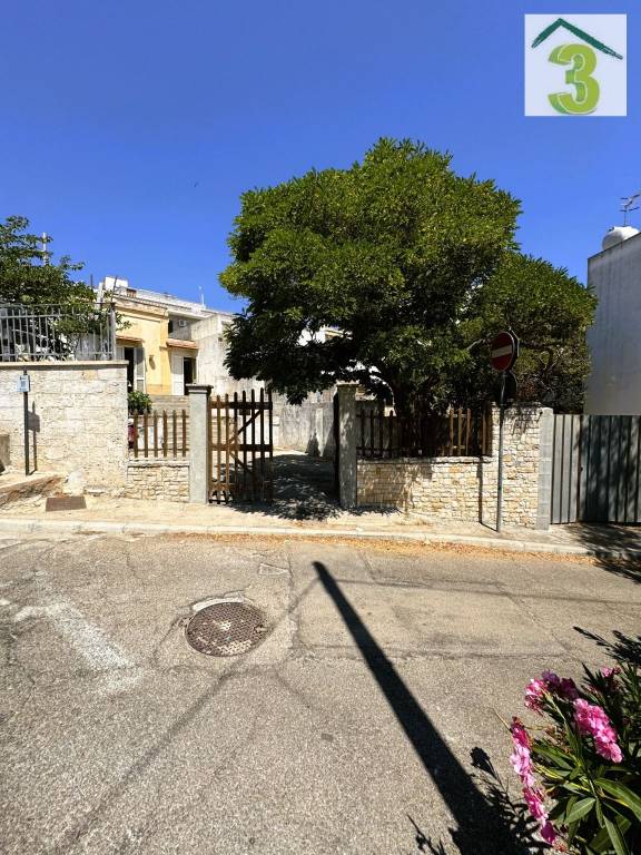 casa indipendente in vendita a Tricase