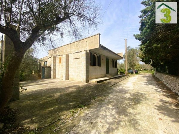 casa indipendente in vendita a Tricase