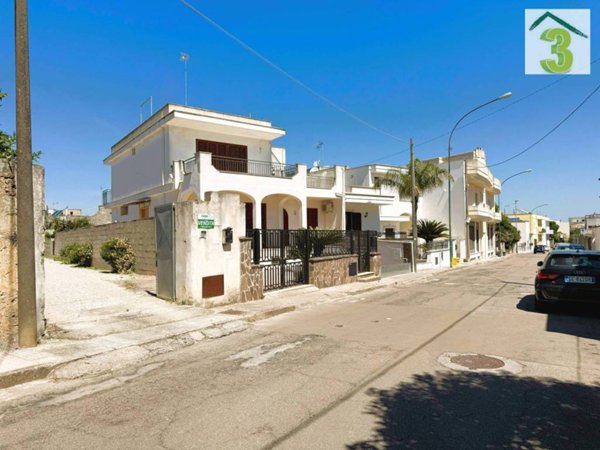 casa indipendente in vendita a Tricase
