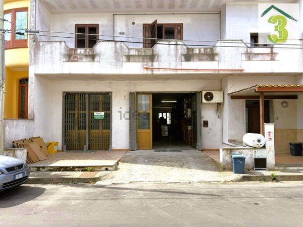 locale commerciale in vendita a Tricase