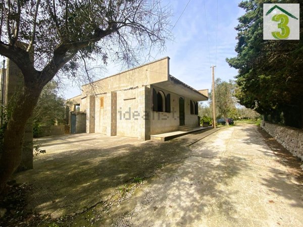 casa indipendente in vendita a Tricase