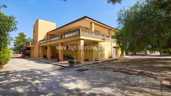 casa indipendente in vendita a Tricase