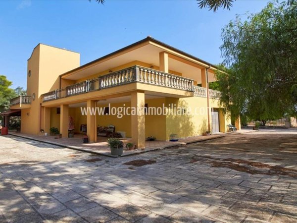 casa indipendente in vendita a Tricase