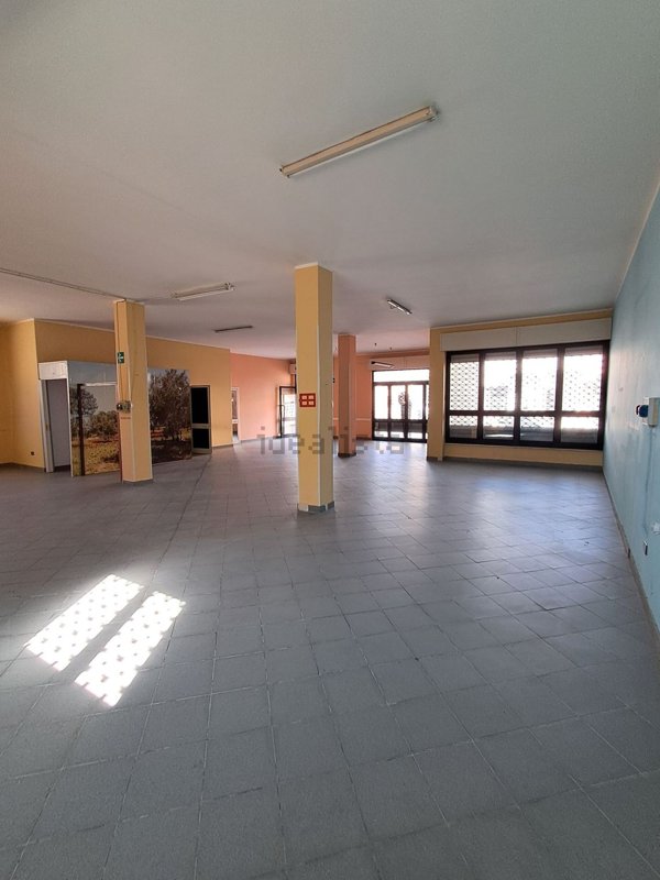 locale commerciale in vendita a Tricase