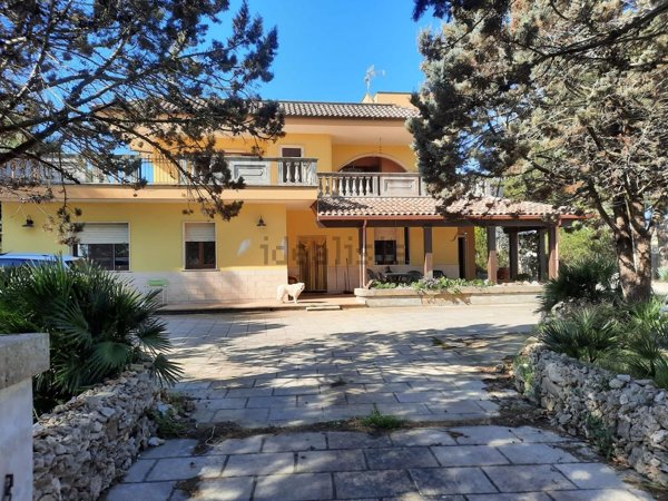 casa indipendente in vendita a Tricase