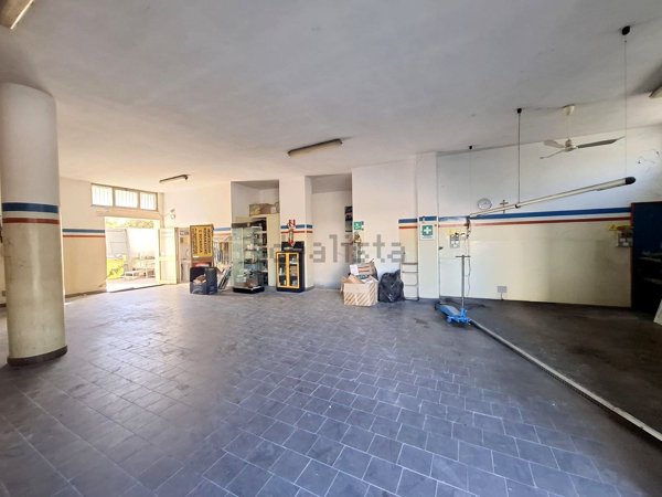 locale commerciale in vendita a Tricase