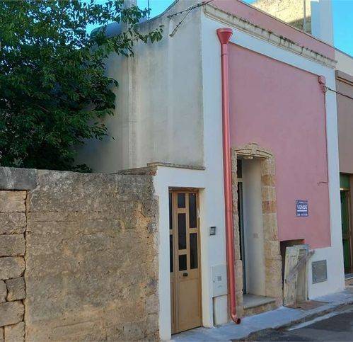 casa indipendente in vendita a Tricase in zona Depressa