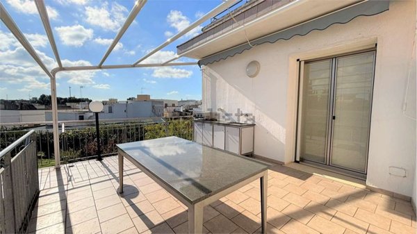 casa indipendente in vendita a Tricase in zona Lucugnano