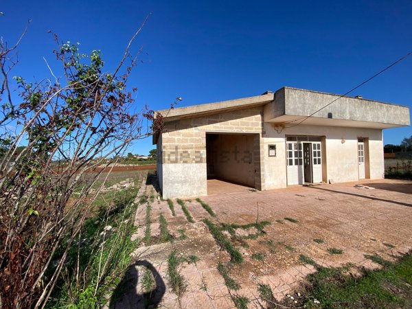casa indipendente in vendita a Tricase