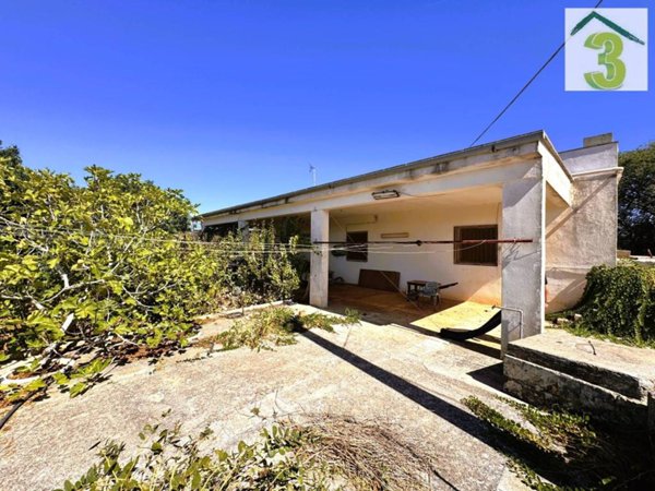 casa indipendente in vendita a Tricase