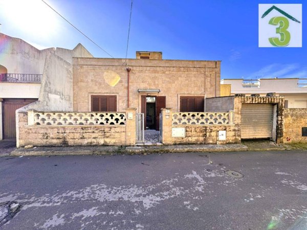 casa indipendente in vendita a Tricase