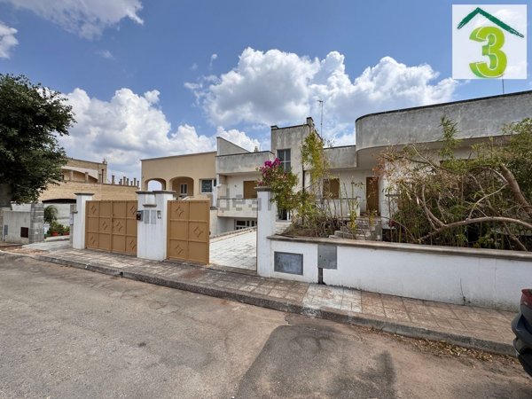 casa indipendente in vendita a Tricase