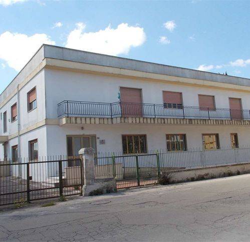 intera palazzina in vendita a Tricase