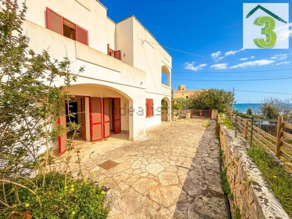 casa indipendente in vendita a Tricase