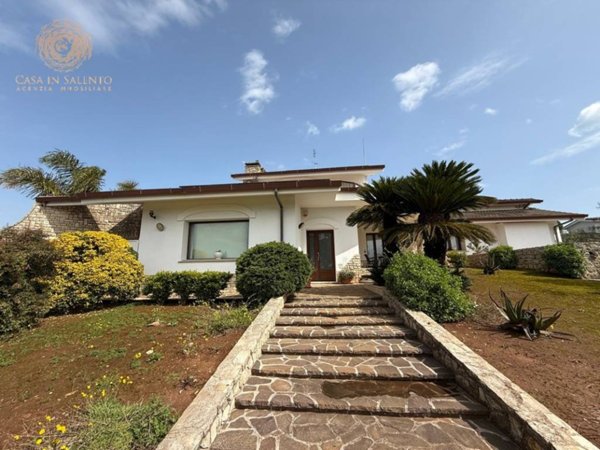 casa indipendente in vendita a Tricase