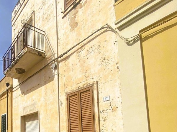 casa indipendente in vendita a Tricase in zona Lucugnano