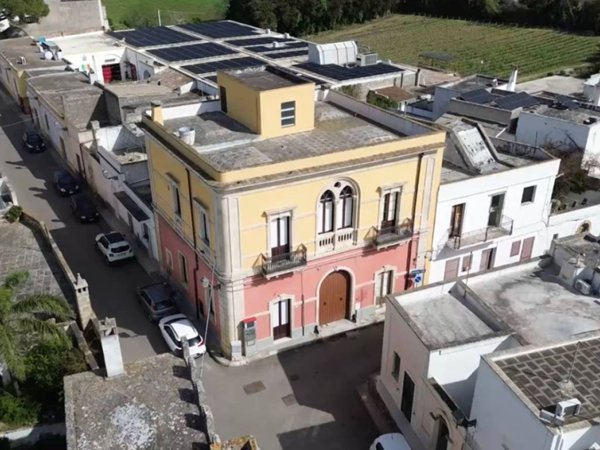 intera palazzina in vendita a Tricase in zona Depressa