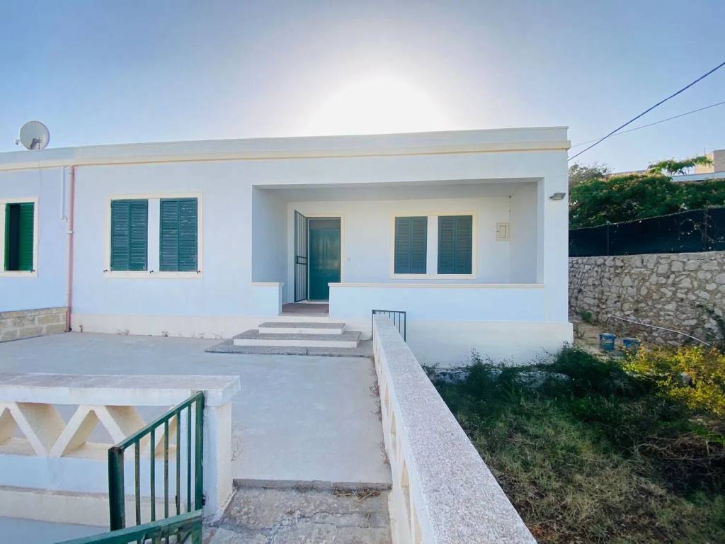 casa indipendente in vendita a Tricase