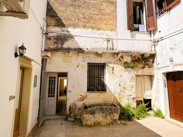 casa indipendente in vendita a Tricase