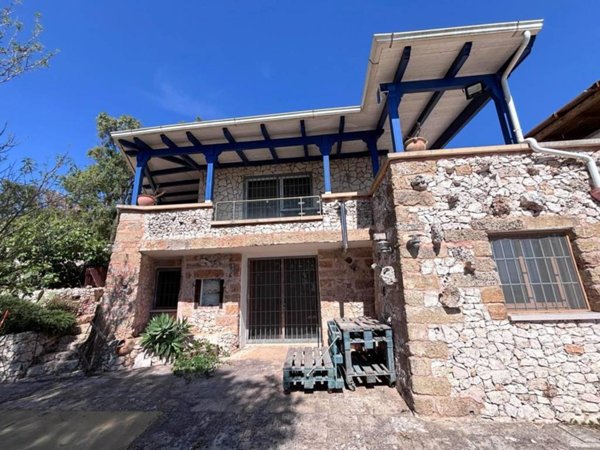 casa indipendente in vendita a Tricase