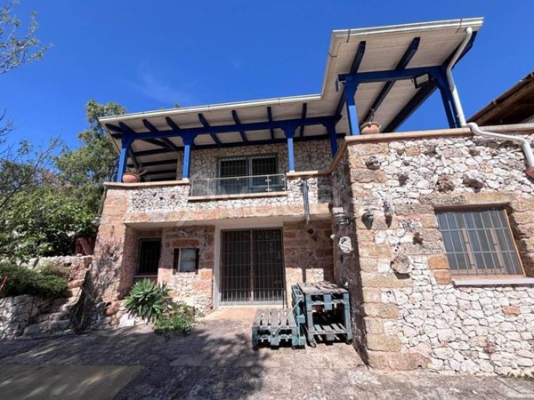 casa indipendente in vendita a Tricase