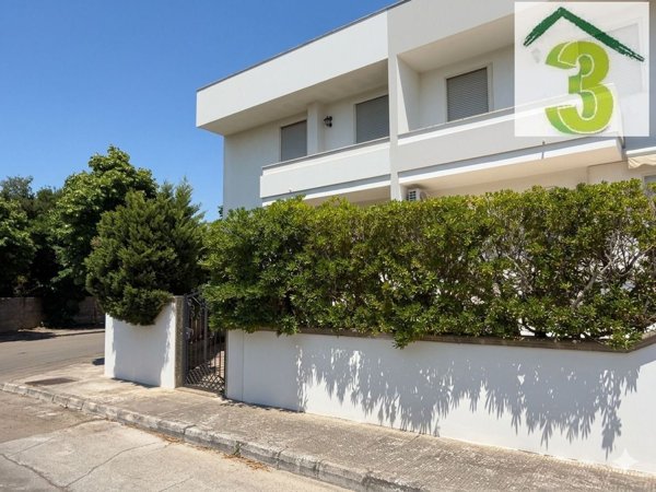 casa indipendente in vendita a Tricase