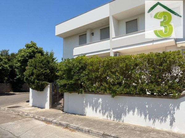 casa indipendente in vendita a Tricase