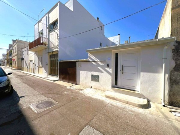 casa indipendente in vendita a Tricase