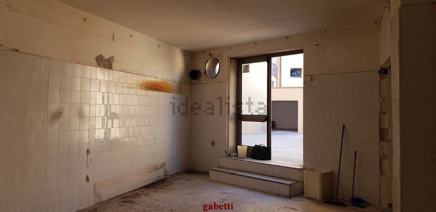 locale commerciale in vendita a Tricase