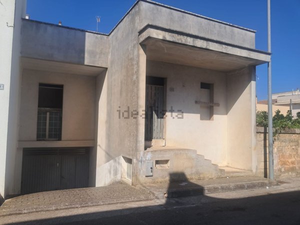 casa indipendente in vendita a Tricase