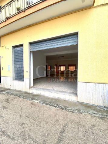 locale commerciale in vendita a Tuglie
