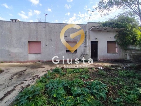 casa indipendente in vendita a Tuglie