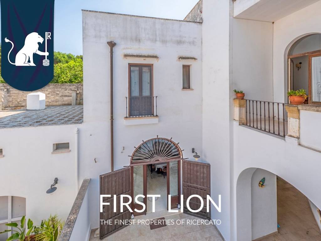 intera palazzina in vendita a Tuglie