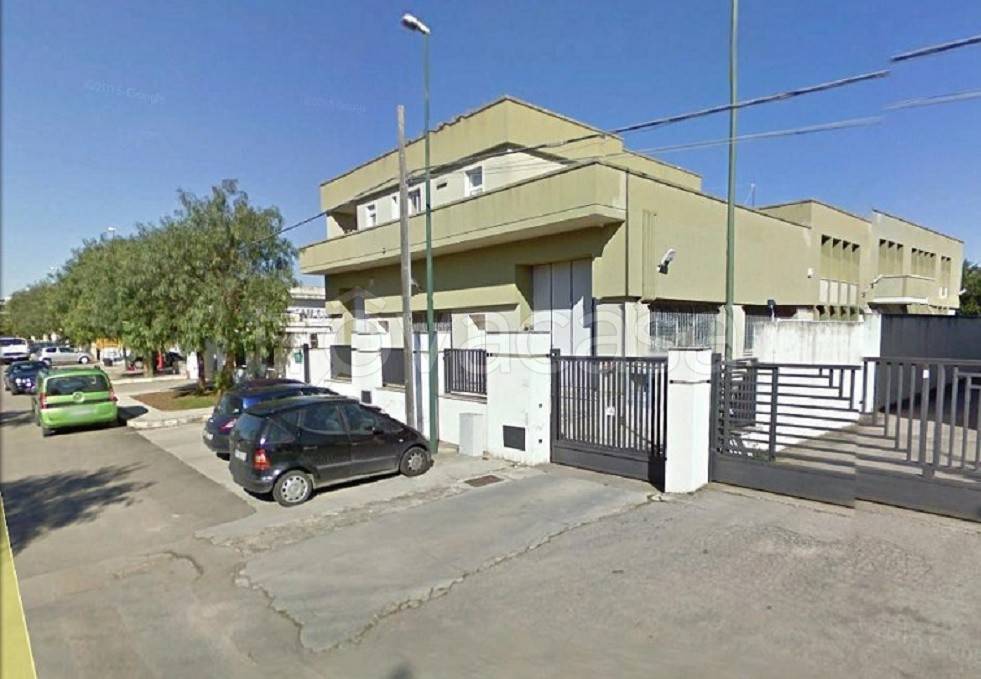 locale commerciale in vendita a Tuglie