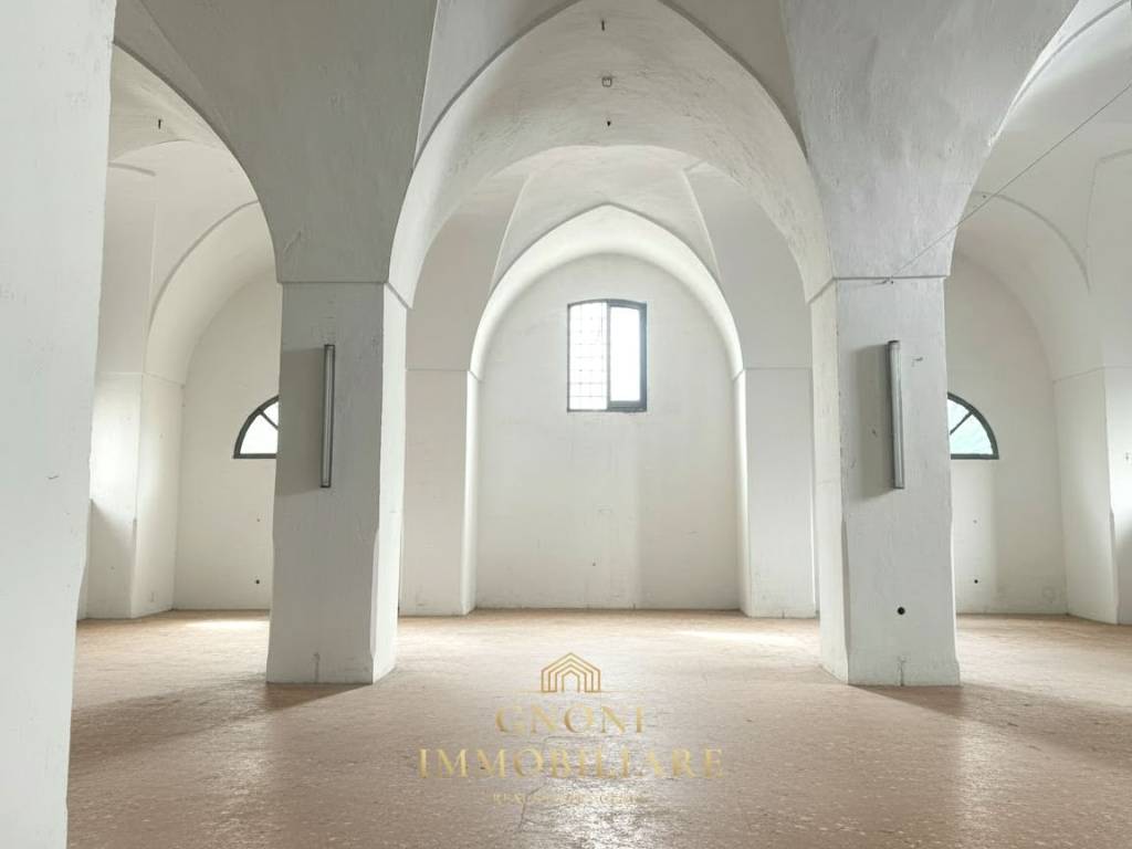 locale commerciale in vendita a Tuglie