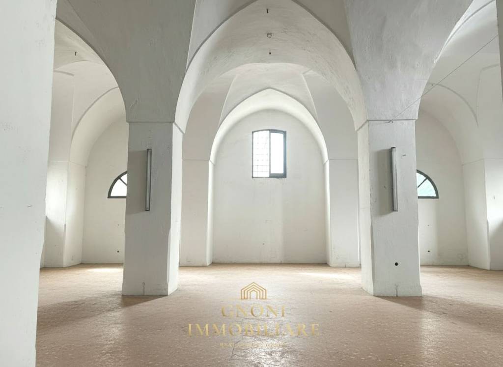 locale commerciale in vendita a Tuglie